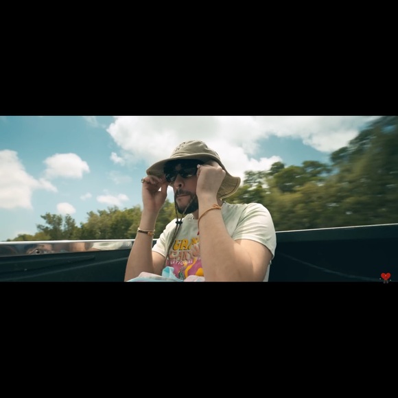 National Park Foundation Grand Canyon Crop Tee from Bad Bunny Moscow Mule Video - Picture 4 of 7